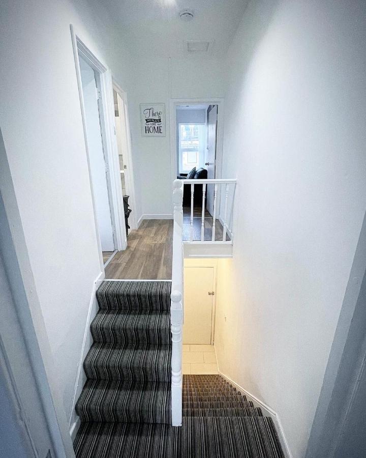 Ak Serviced Apartments - Exclusive Two-Bedroom Apartment คาร์ดิฟฟ์ ภายนอก รูปภาพ